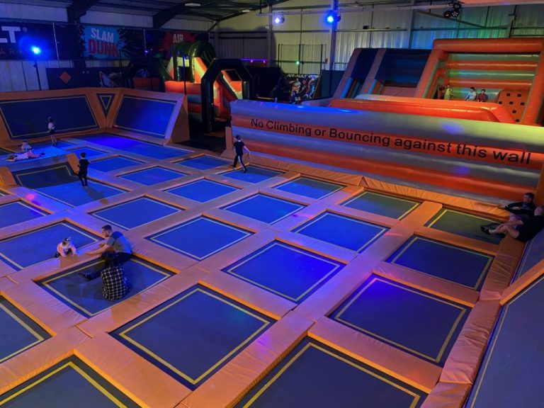 Air party AirVault Inflatable & Trampoline Park